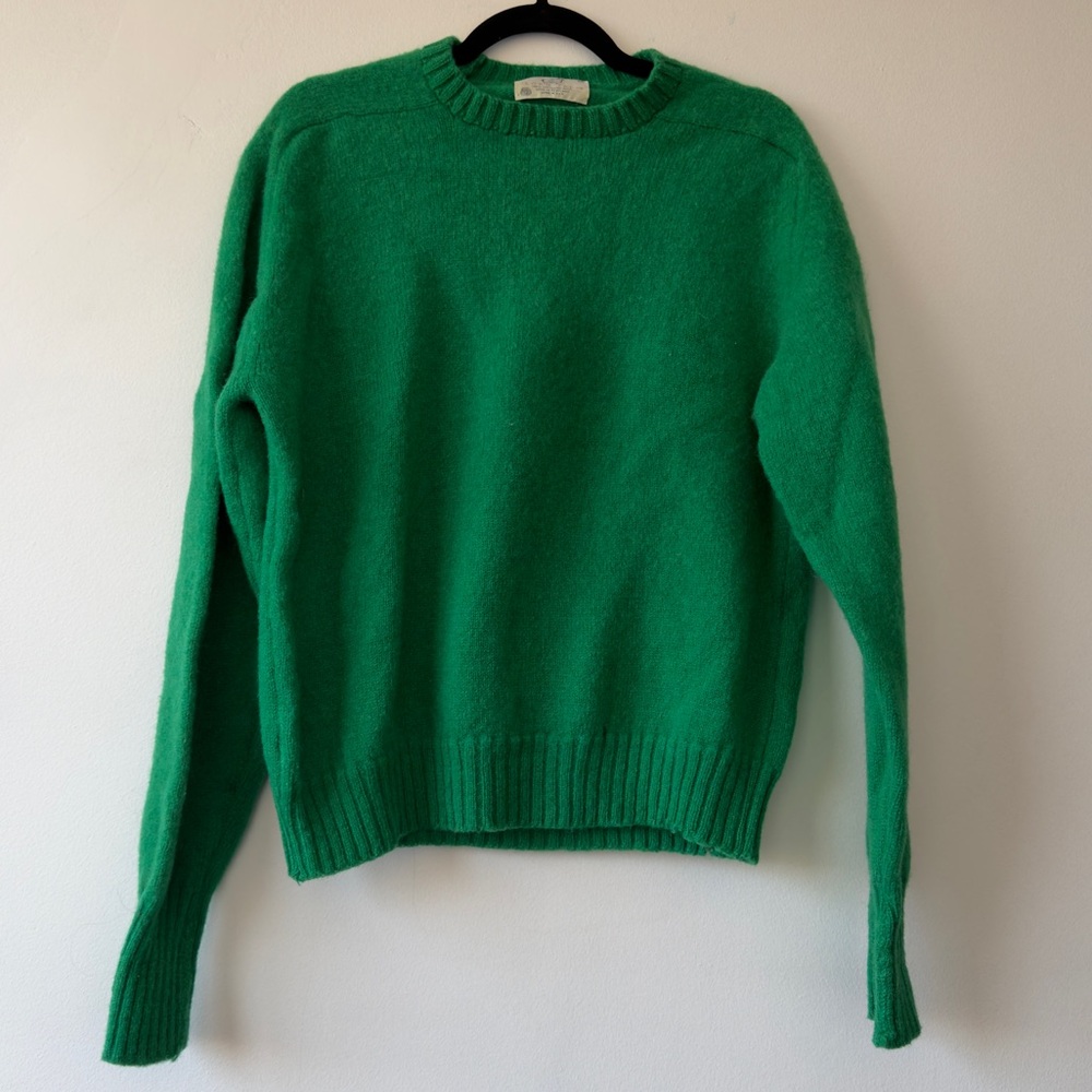 100% WoolClassic Crewneck Sweater in Emerald Green - Lord Jeff - Picture 2 of 7